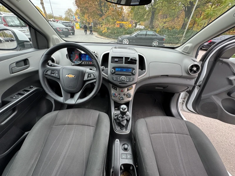 Chevrolet Aveo 1.3CDTI ДОСТА ЗАПАЗЕНА, снимка 10 - Автомобили и джипове - 47841570