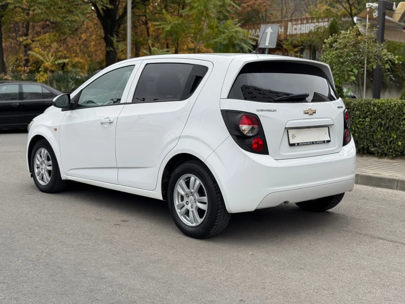 Chevrolet Aveo 1.3CDTI ДОСТА ЗАПАЗЕНА, снимка 5 - Автомобили и джипове - 47841570