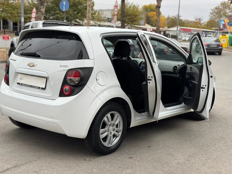 Chevrolet Aveo 1.3CDTI ДОСТА ЗАПАЗЕНА, снимка 8 - Автомобили и джипове - 47841570