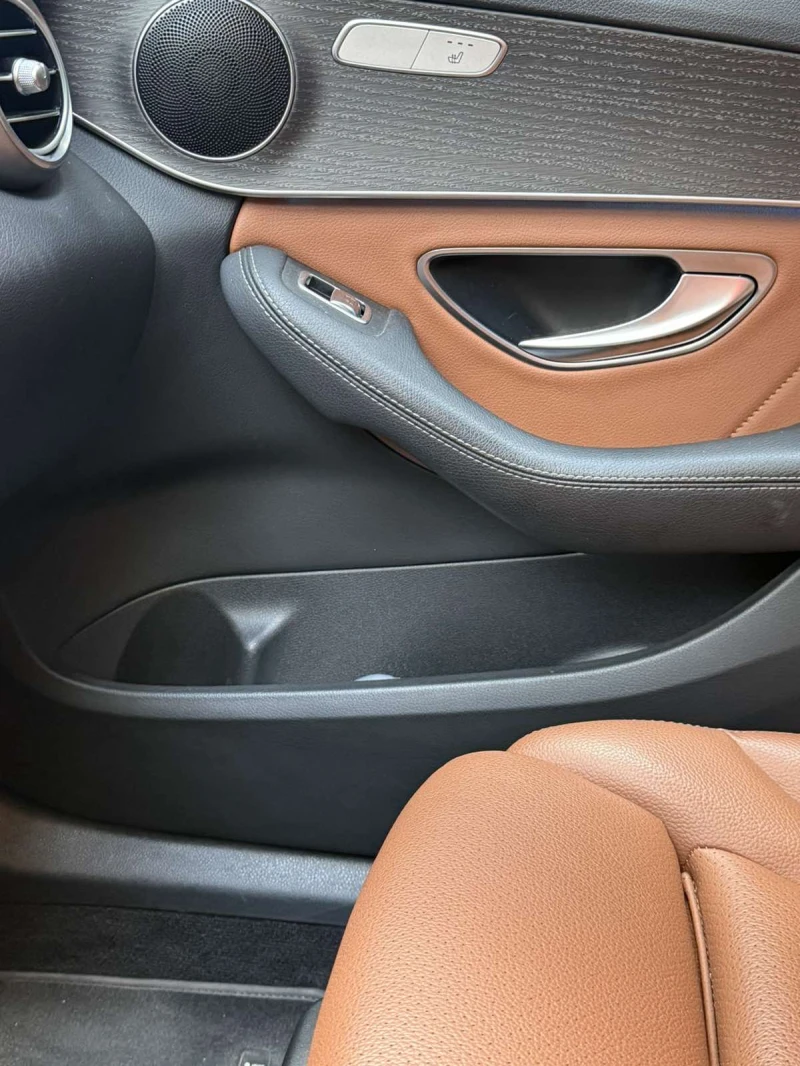 Mercedes-Benz C 300, снимка 10 - Автомобили и джипове - 52568870