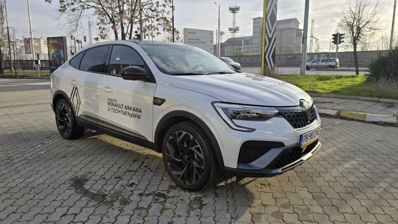 Renault Arkana 1.6 HYBRID , снимка 4 - Автомобили и джипове - 52562432