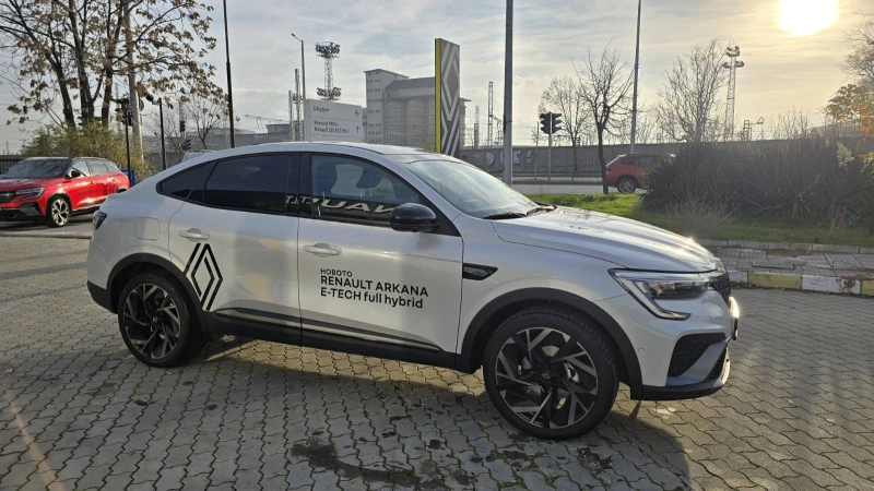 Renault Arkana 1.6 HYBRID , снимка 5 - Автомобили и джипове - 52562432