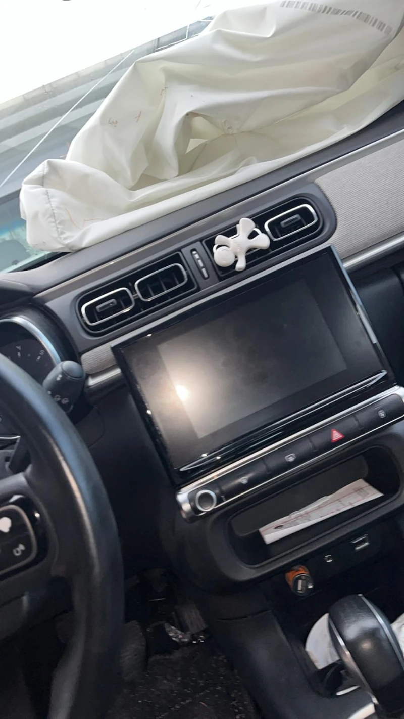 Citroen C3 1.2SHINE, снимка 15 - Автомобили и джипове - 53377631