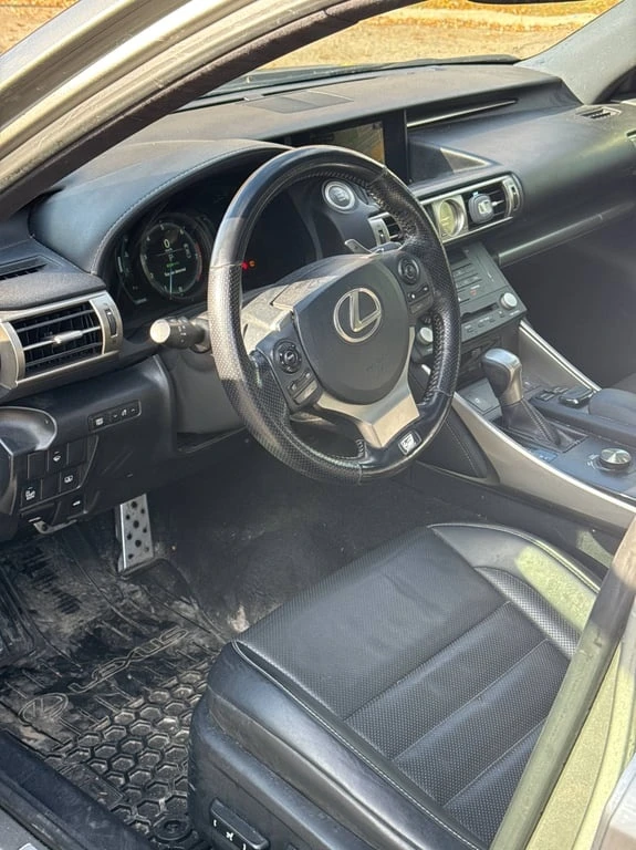 Lexus IS 300 * 4dr Sdn AWD * CARFAX *    | Mobile.bg   5