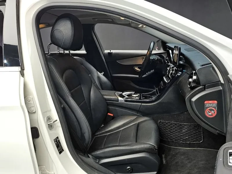 Mercedes-Benz C 220 Avantgarde, снимка 9 - Автомобили и джипове - 53071119