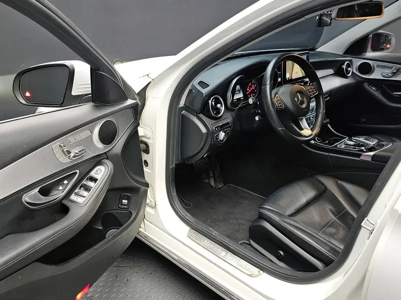 Mercedes-Benz C 220 Avantgarde, снимка 10 - Автомобили и джипове - 53071119