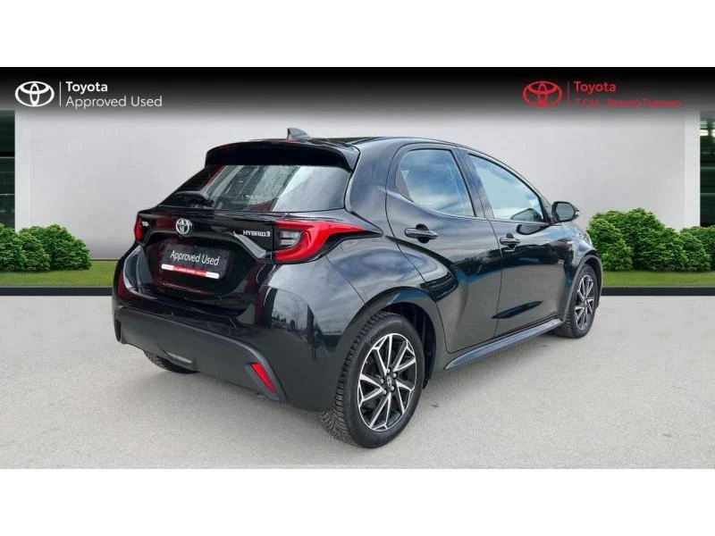 Toyota Yaris 1.5H Chick Extra, снимка 5 - Автомобили и джипове - 53997355