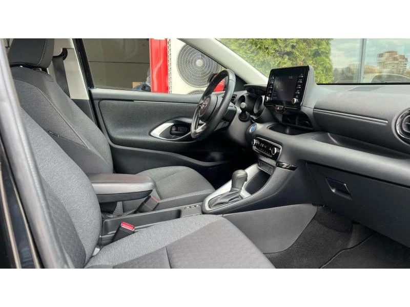 Toyota Yaris 1.5H Chick Extra, снимка 10 - Автомобили и джипове - 53997355