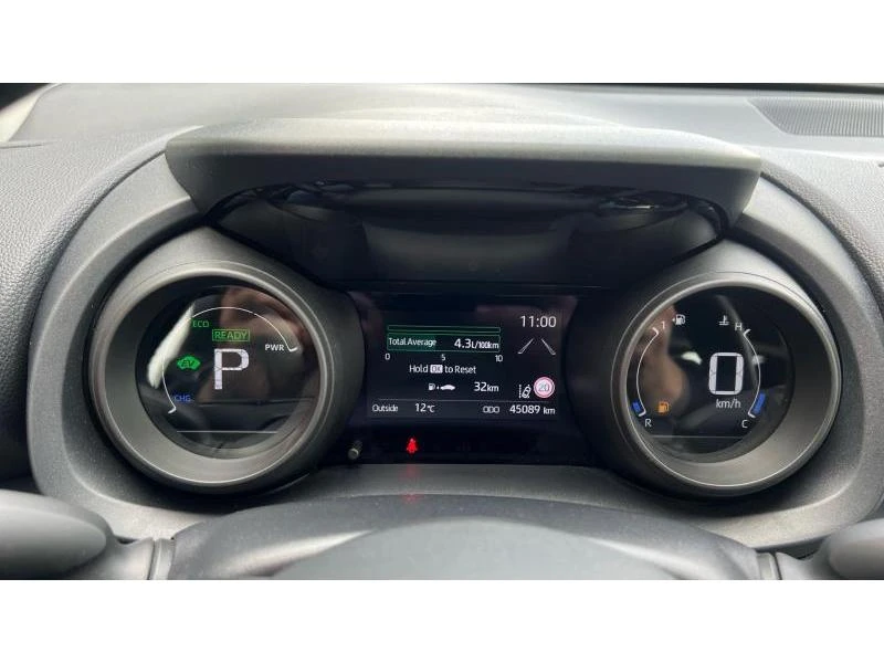 Toyota Yaris 1.5H Chick Extra, снимка 14 - Автомобили и джипове - 53997355