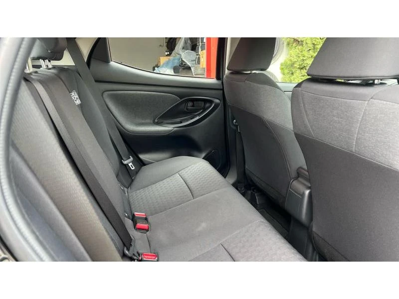 Toyota Yaris 1.5H Chick Extra, снимка 16 - Автомобили и джипове - 53997355