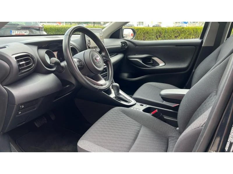 Toyota Yaris 1.5H Chick Extra, снимка 9 - Автомобили и джипове - 53997355