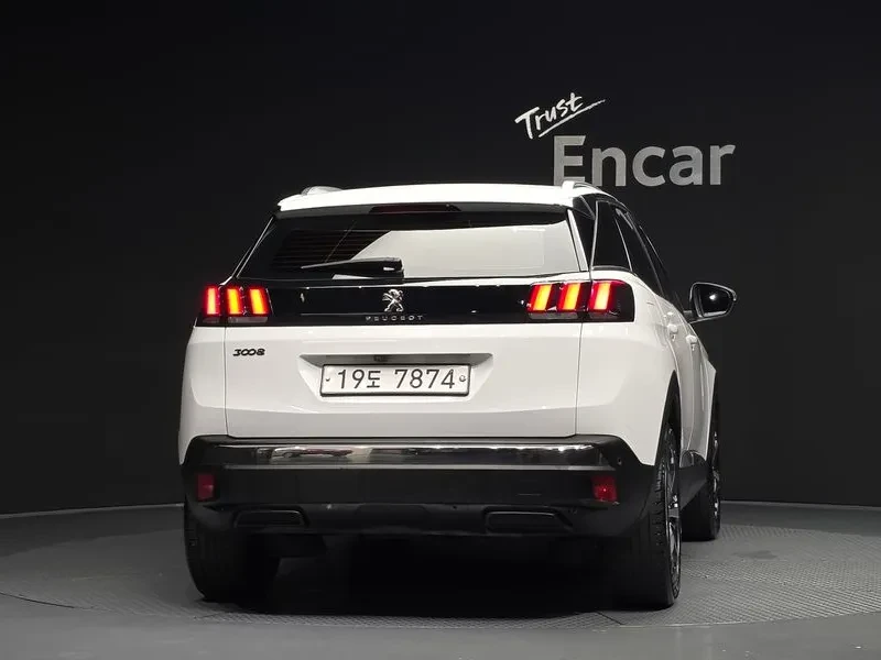 Peugeot 3008 1.6 Bluehdi Allure, снимка 4 - Автомобили и джипове - 55830871