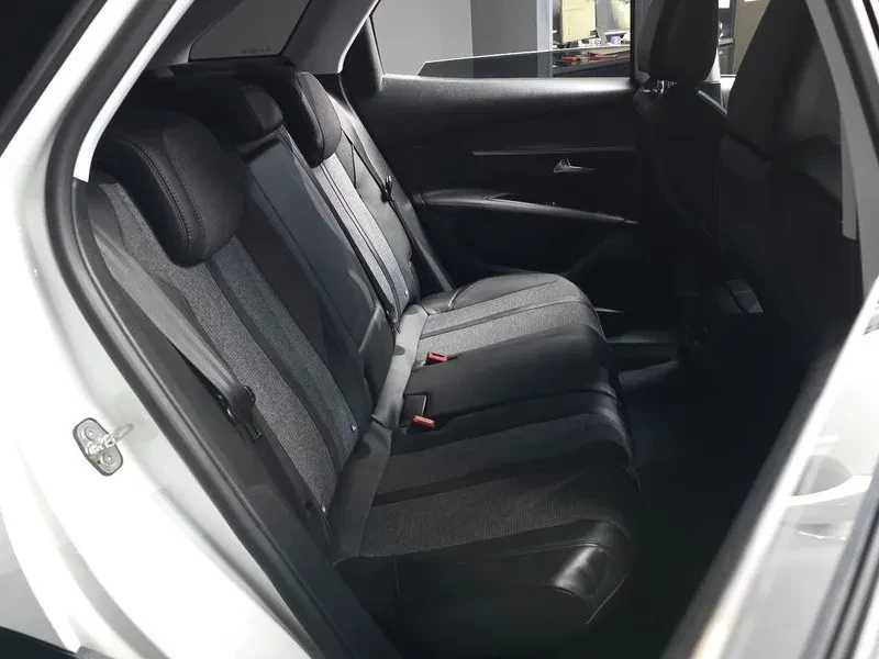 Peugeot 3008 1.6 Bluehdi Allure, снимка 12 - Автомобили и джипове - 55830871