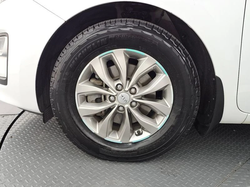 Kia Carnival 11-Seater Deluxe| 200к.с., снимка 5 - Автомобили и джипове - 56165127
