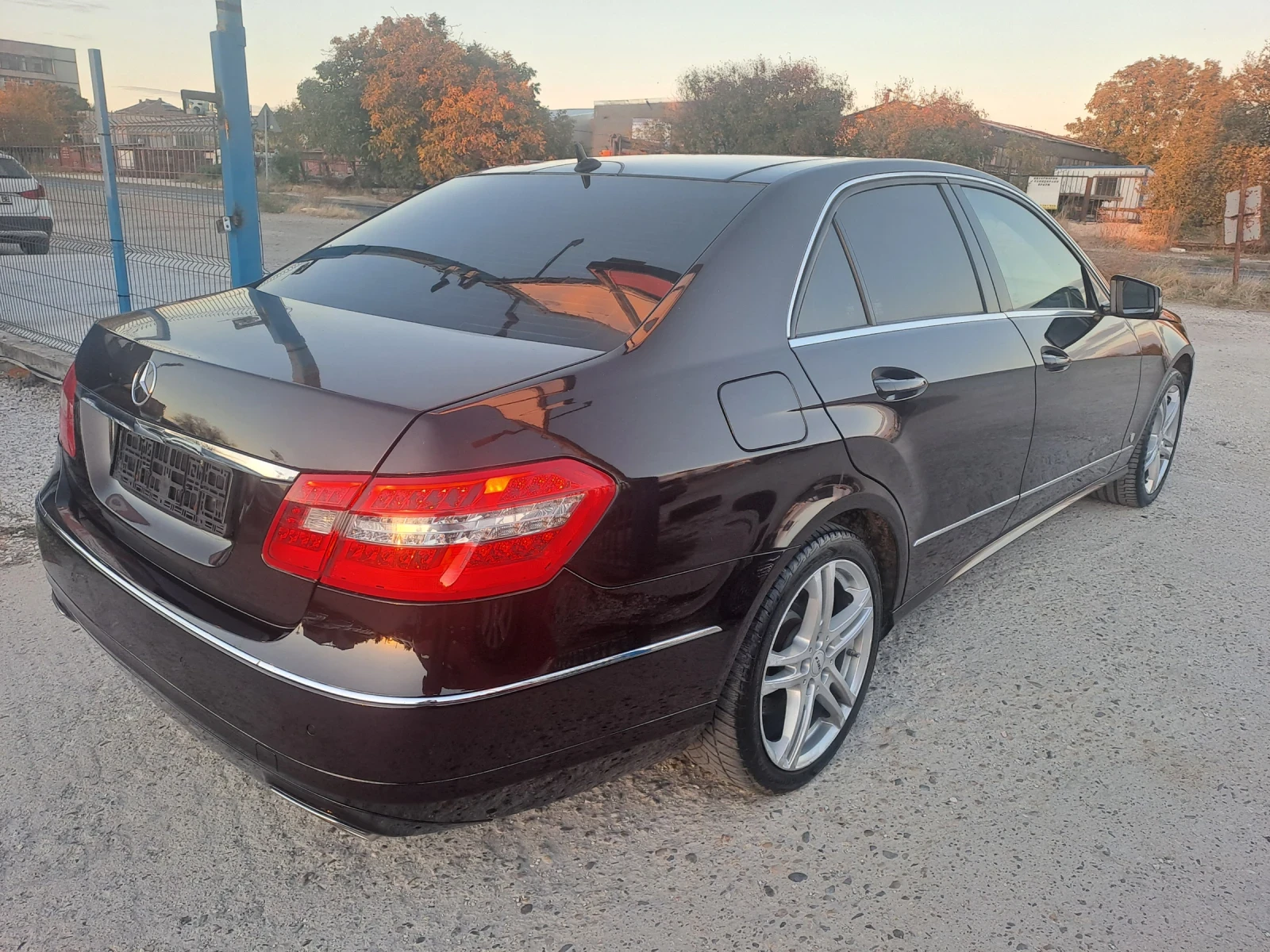 Mercedes-Benz E 500 550, 4MATIC, 388кс, ПАНОРАМА - изображение 5