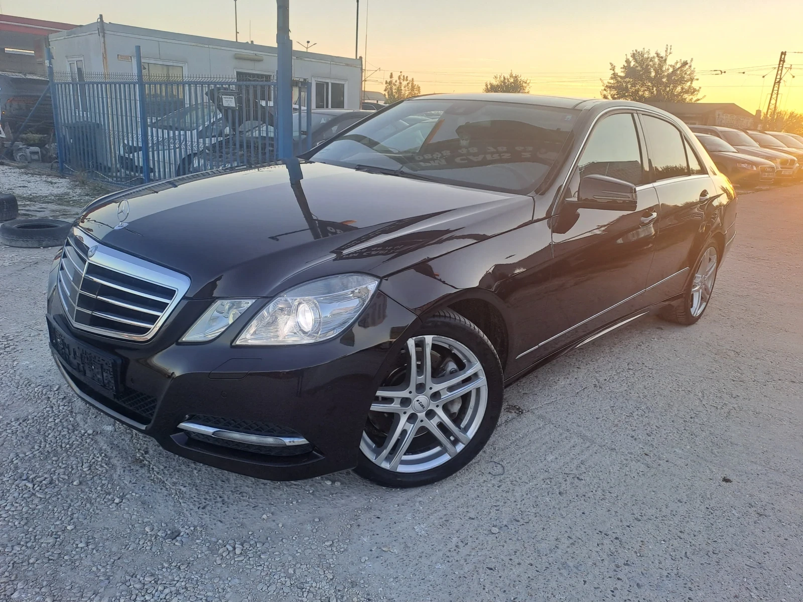 Mercedes-Benz E 500 550, 4MATIC, 388кс, ПАНОРАМА - изображение 3