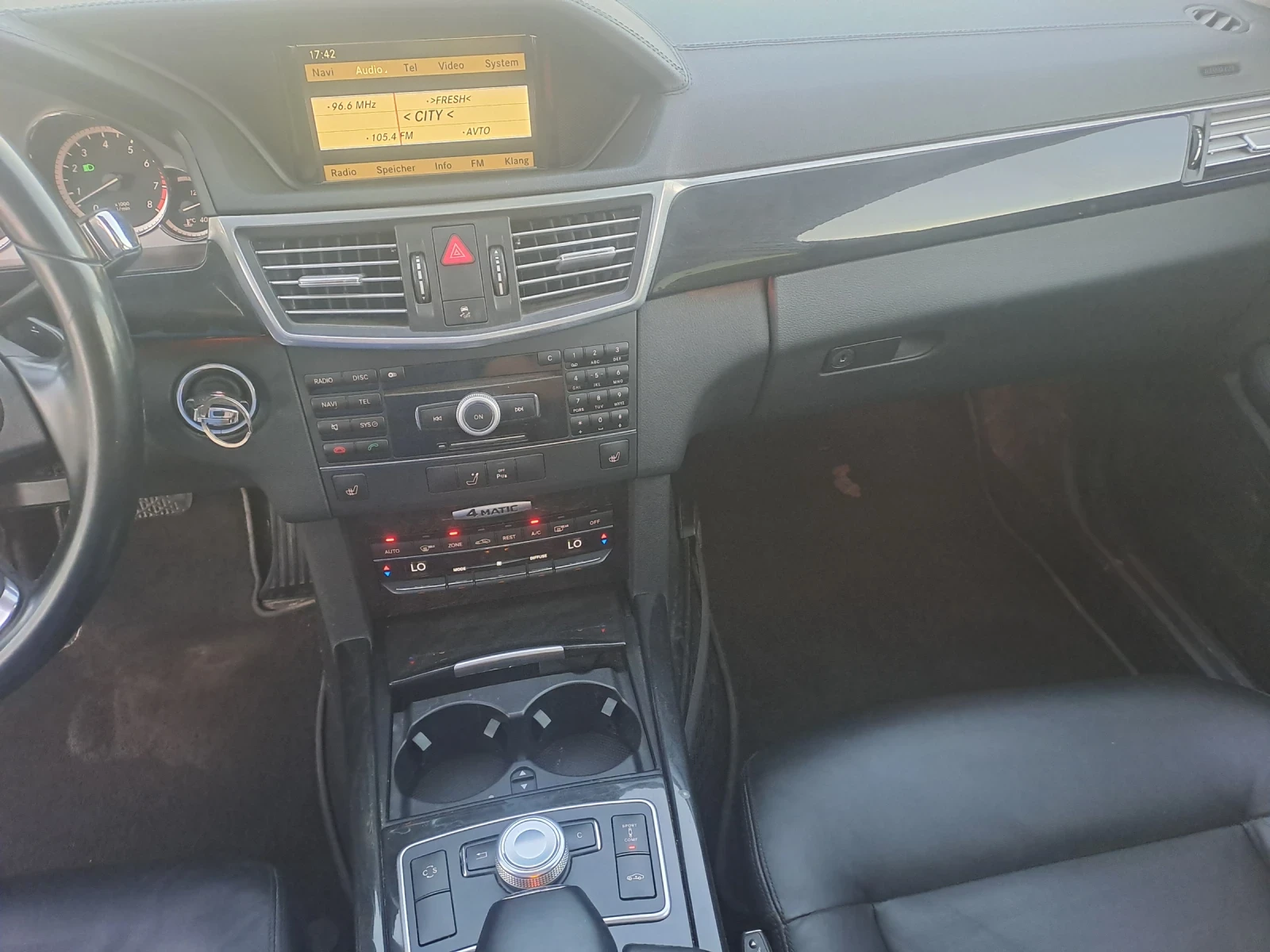 Mercedes-Benz E 500 550, 4MATIC, 388кс, ПАНОРАМА | Mobile.bg — изображение 12