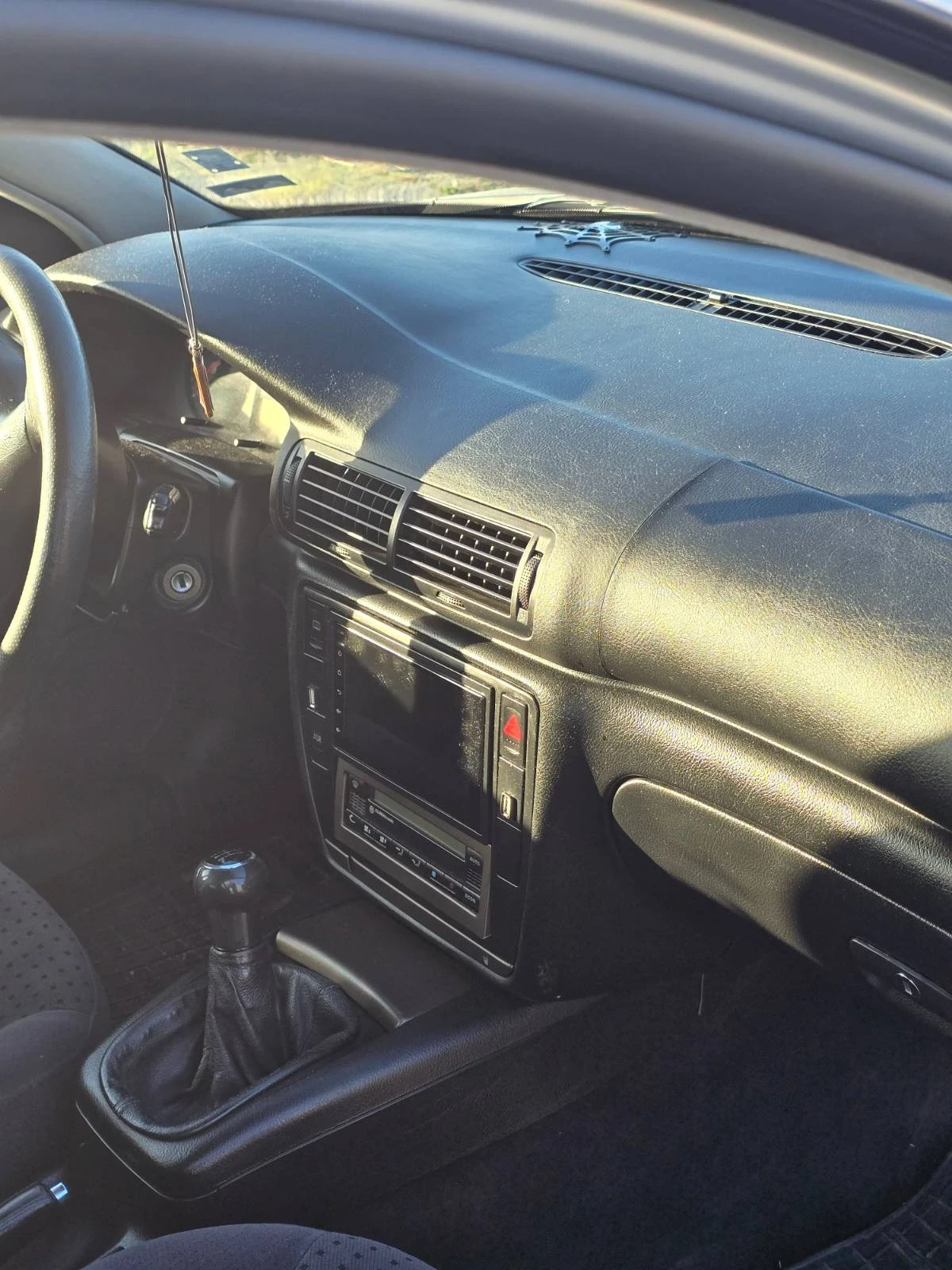 VW Passat 1.9 - изображение 8