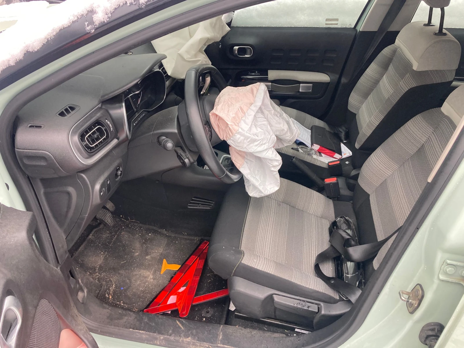 Citroen C3 1.2SHINE - изображение 10