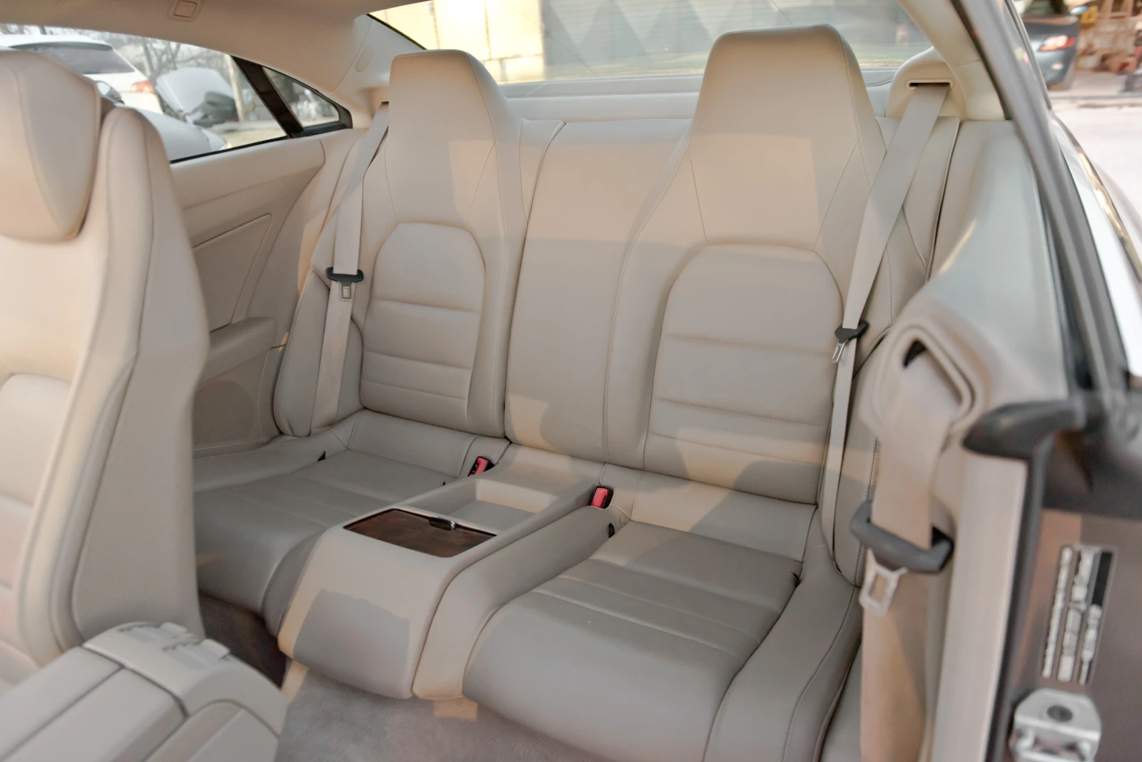 Mercedes-Benz E 250 2.2 204ks Automat, снимка 12 - Автомобили и джипове - 53791505