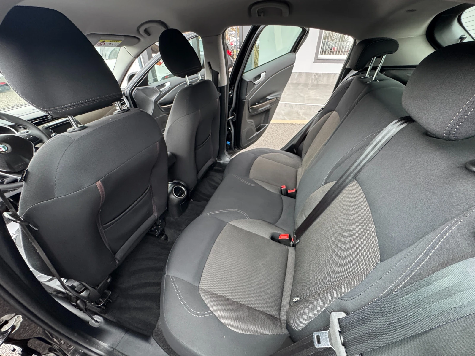 Alfa Romeo Giulietta 1.4T GPL НОВ ВНОС, снимка 11 - Автомобили и джипове - 54087009