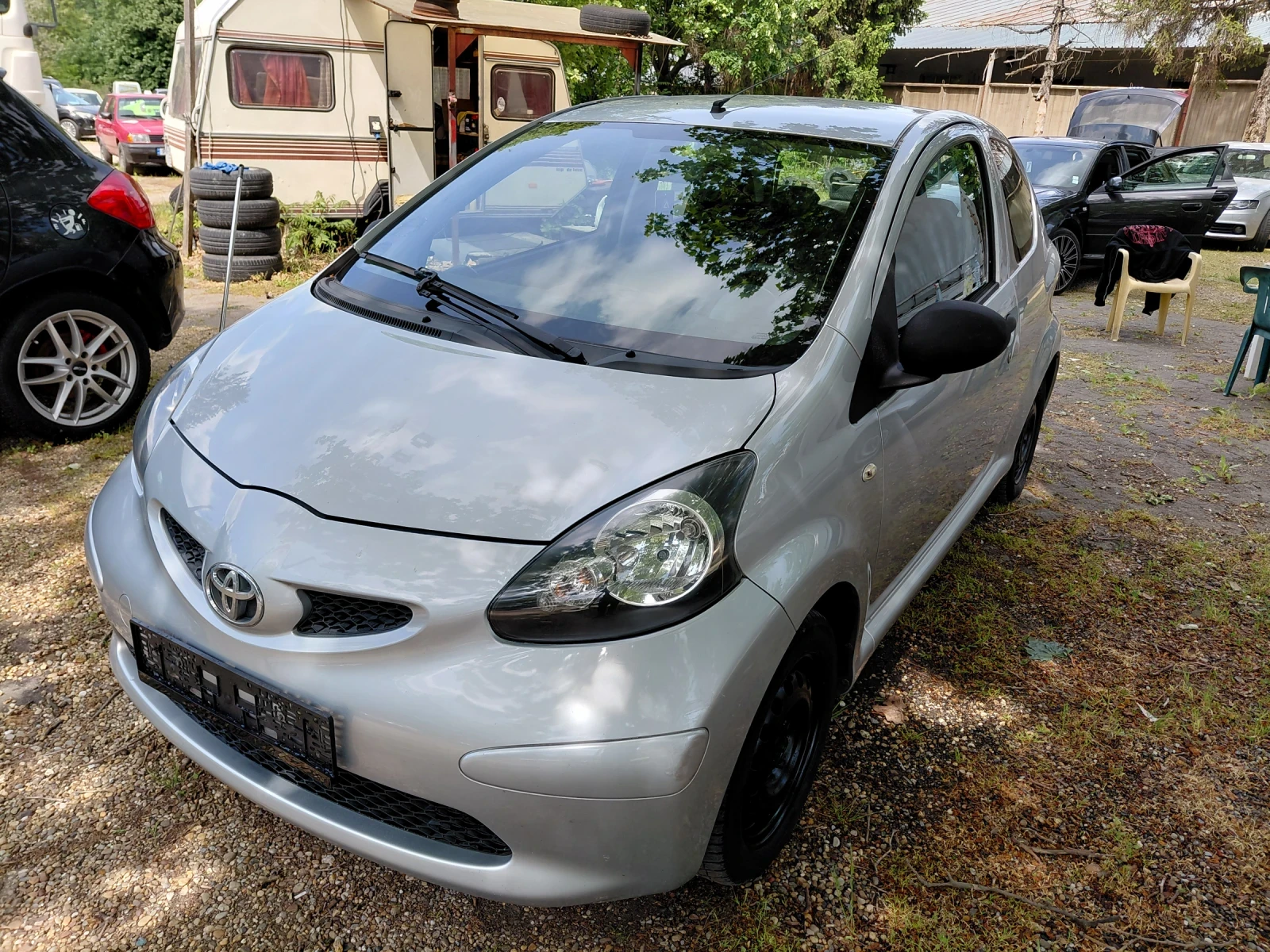 Toyota Aygo Бензин перфектен, снимка 2 - Автомобили и джипове - 54553077