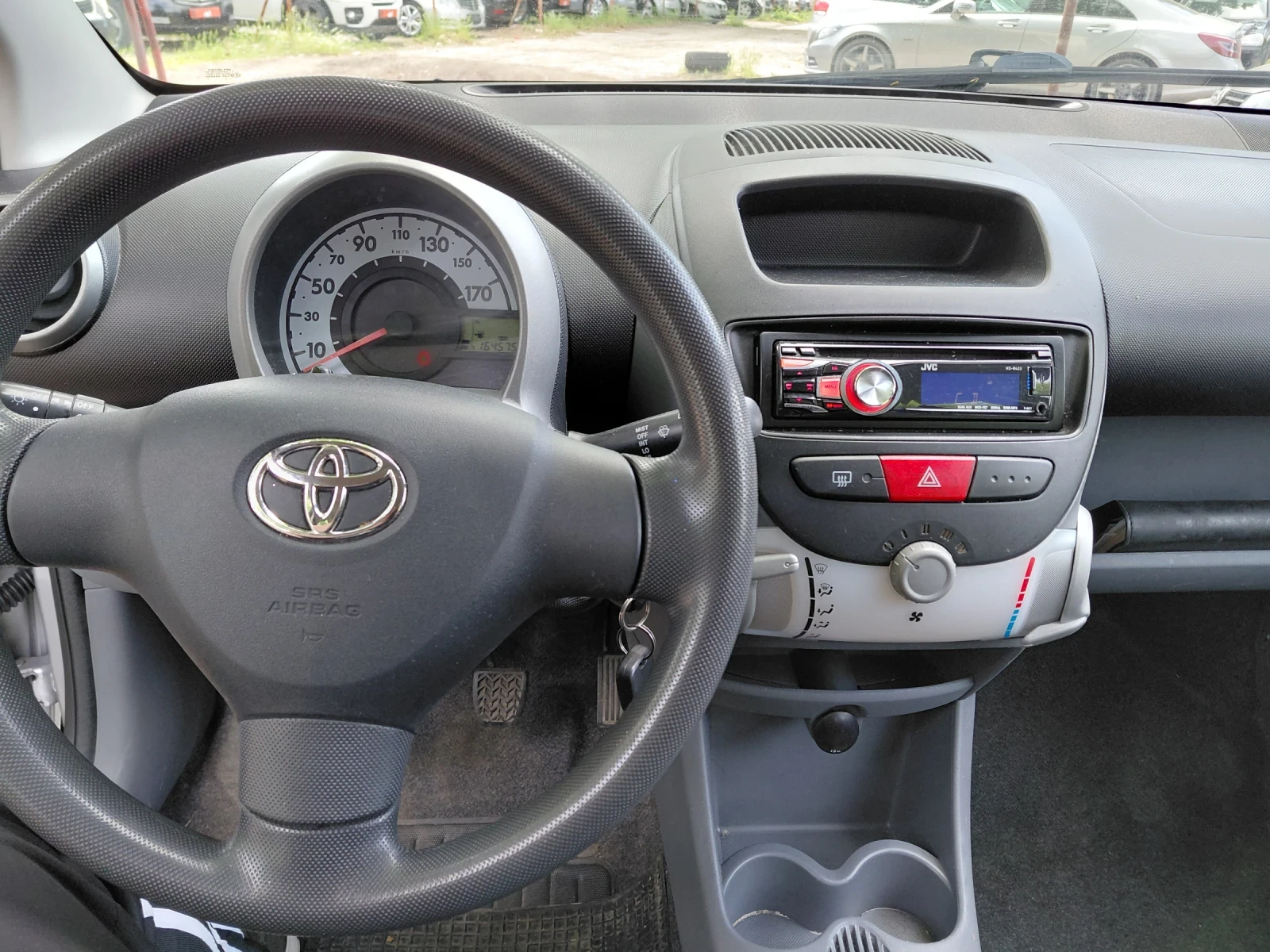 Toyota Aygo Бензин перфектен, снимка 10 - Автомобили и джипове - 54553077