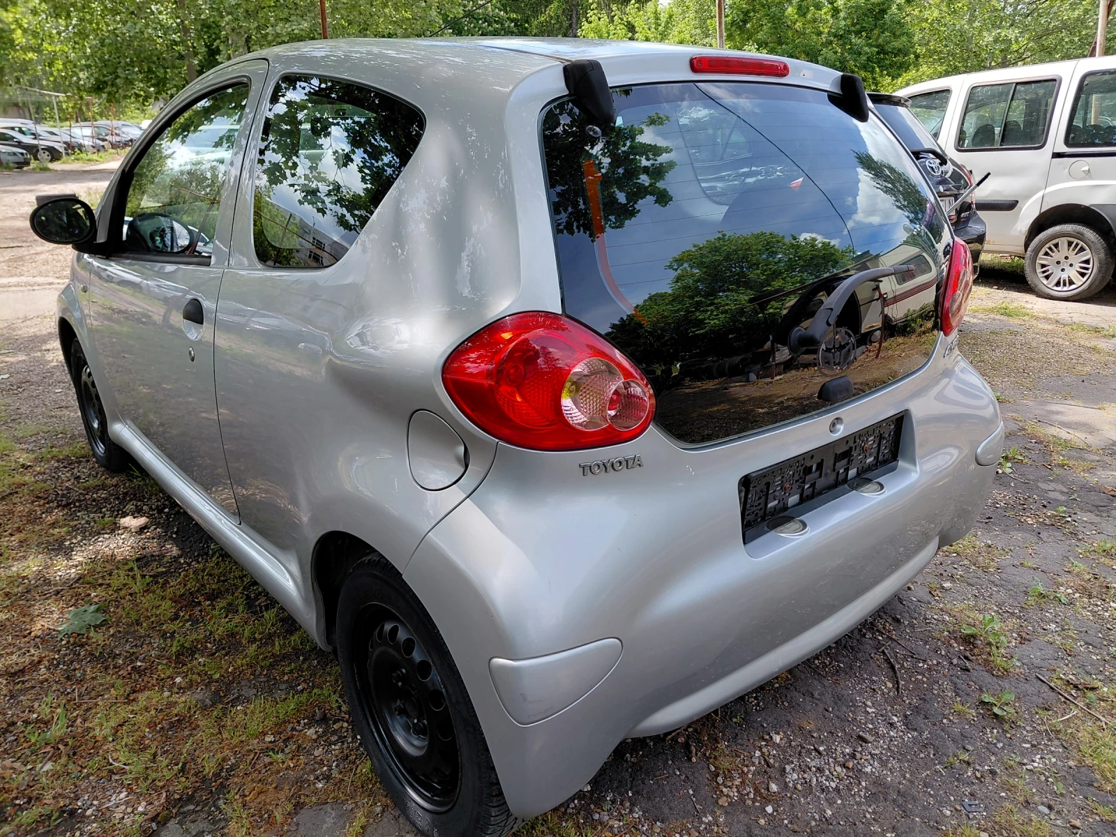 Toyota Aygo Бензин перфектен, снимка 3 - Автомобили и джипове - 54553077