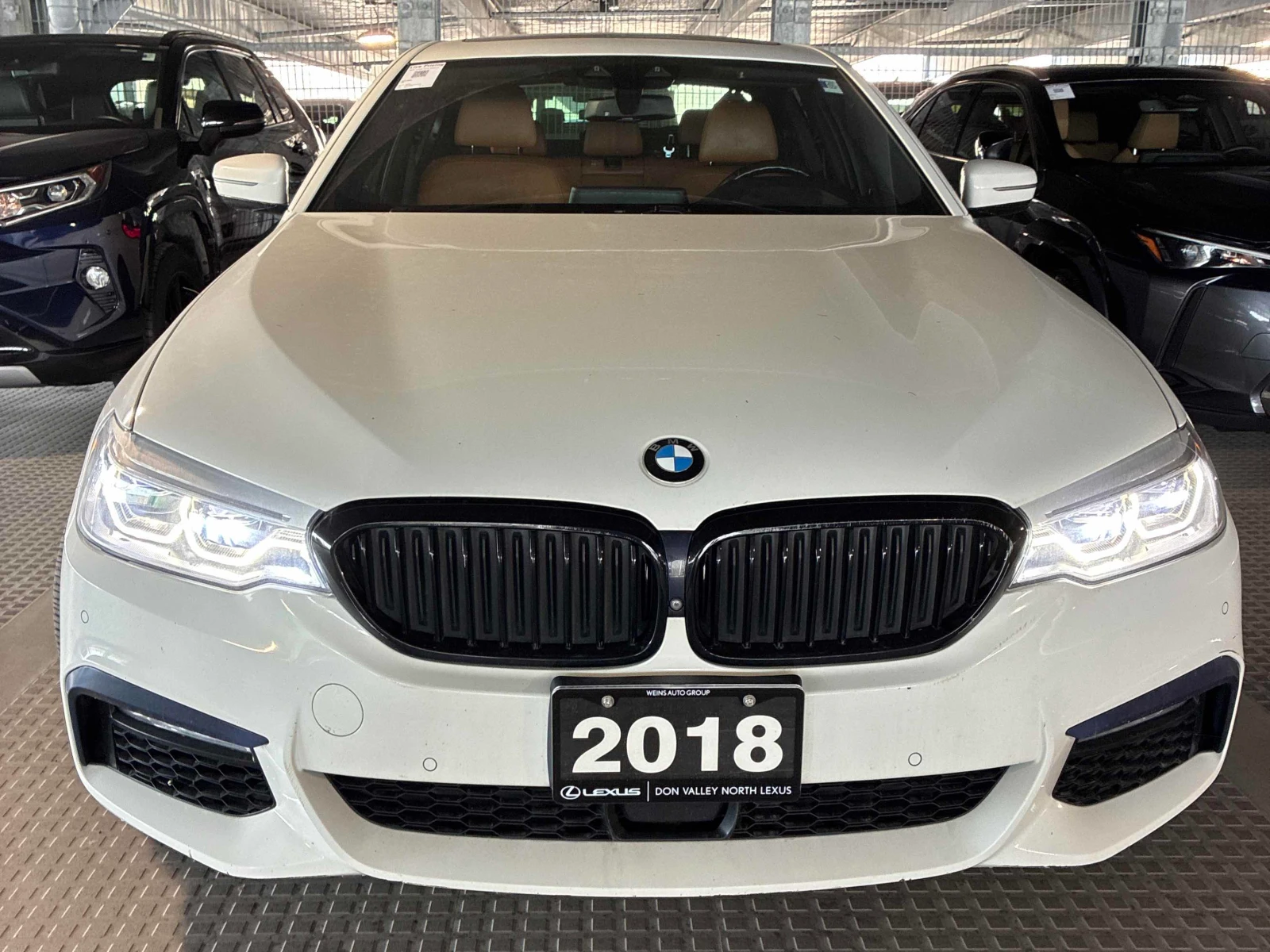 BMW 540 M-pkg| Distronic| H/K| Soft-Close| HUD| Massage, снимка 3 - Автомобили и джипове - 54619553