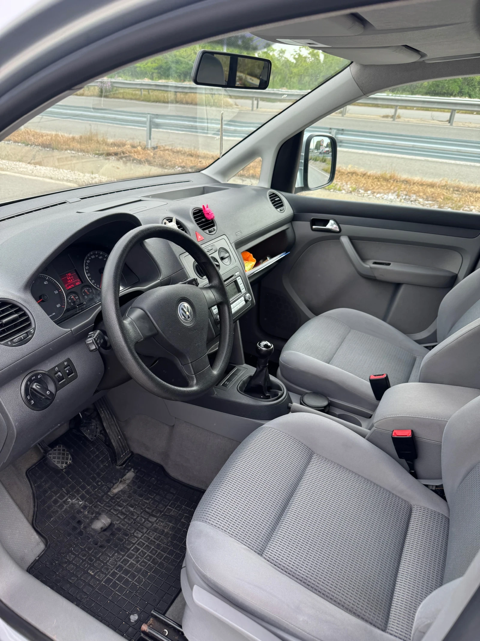 VW Caddy 1.9 tdi, снимка 8 - Автомобили и джипове - 54617916