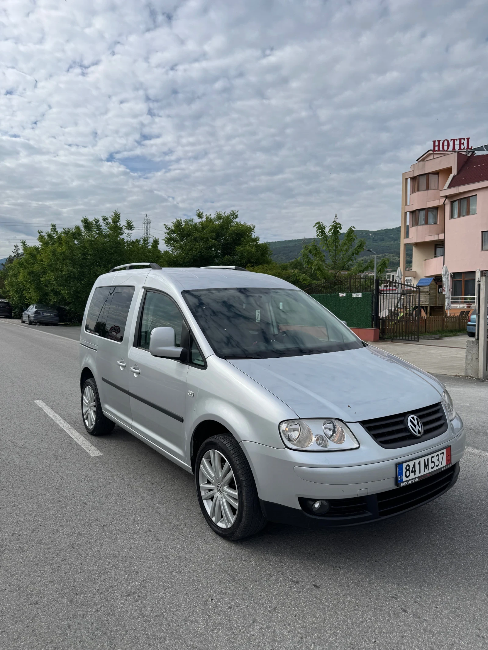 VW Caddy 1.9 tdi, снимка 3 - Автомобили и джипове - 54617916