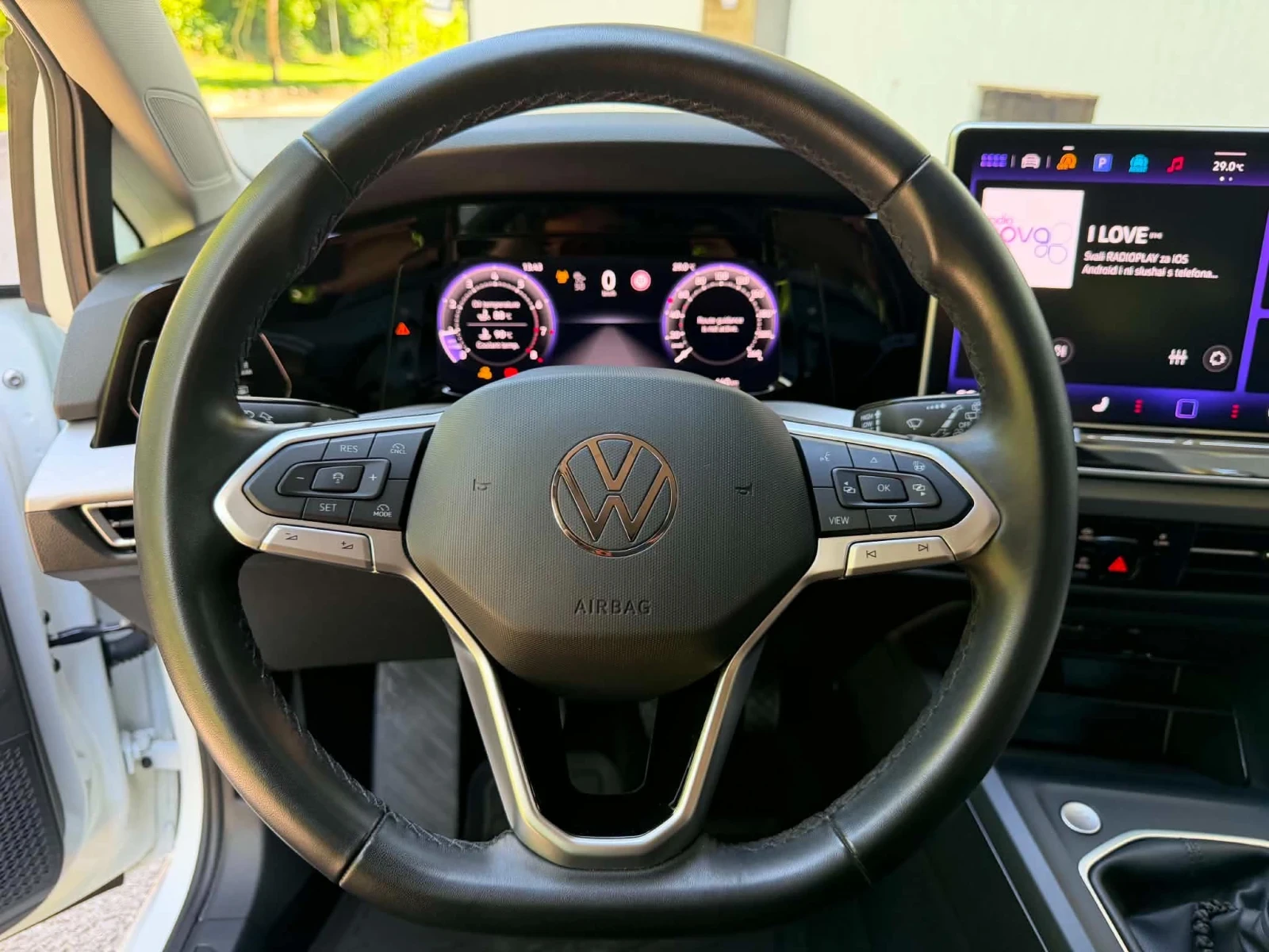 VW Golf 8 / LIFE / 1.5i / ГАРАНЦИЯ 2029г, снимка 13 - Автомобили и джипове - 55273893