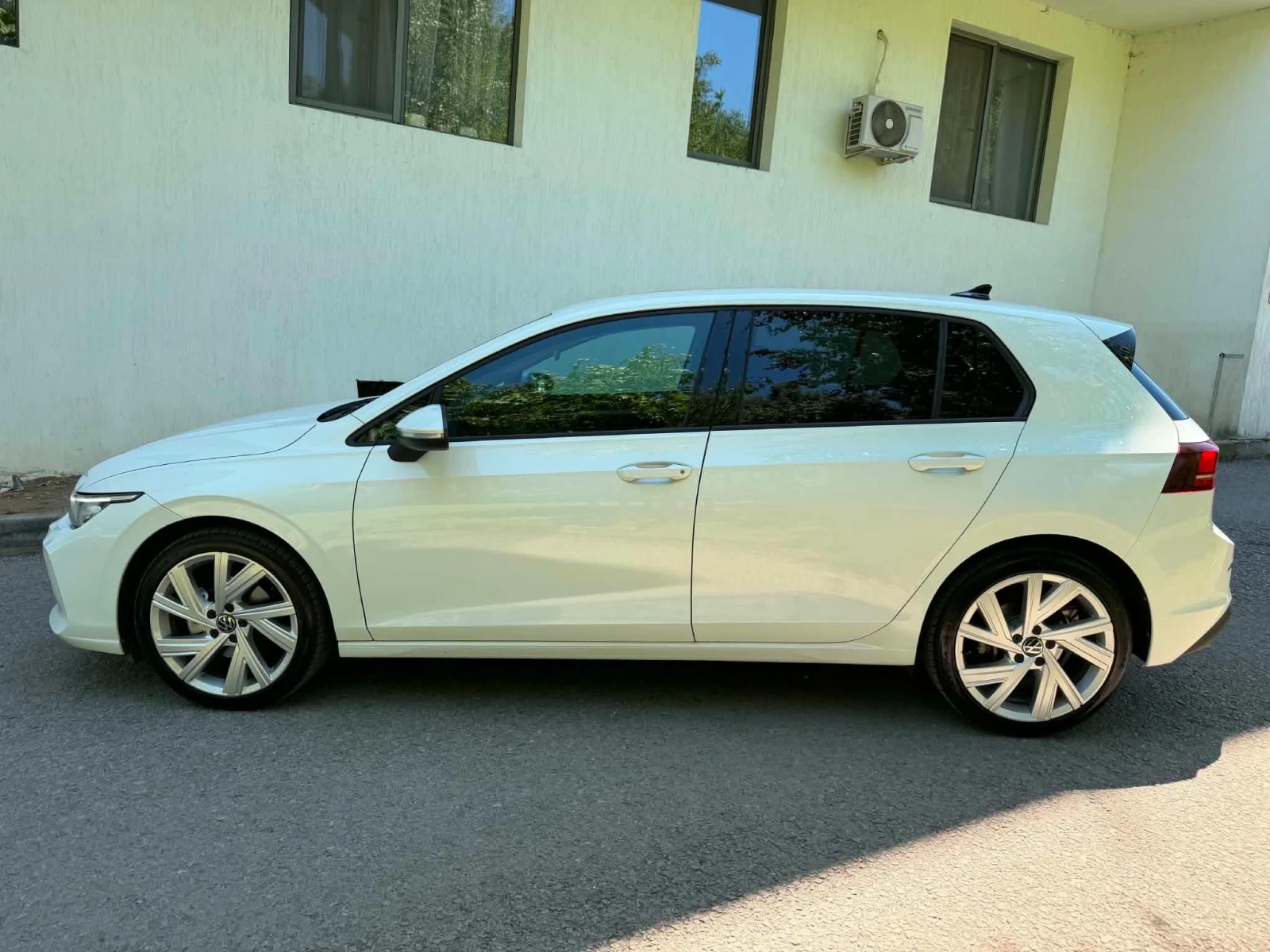 VW Golf 8 / LIFE / 1.5i / ГАРАНЦИЯ 2029г, снимка 4 - Автомобили и джипове - 55273893