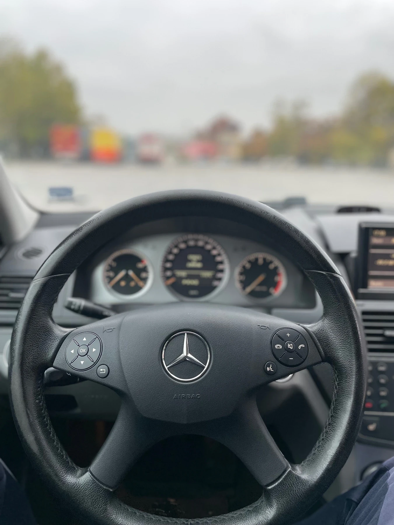 Mercedes-Benz C 320, снимка 10 - Автомобили и джипове - 55931987