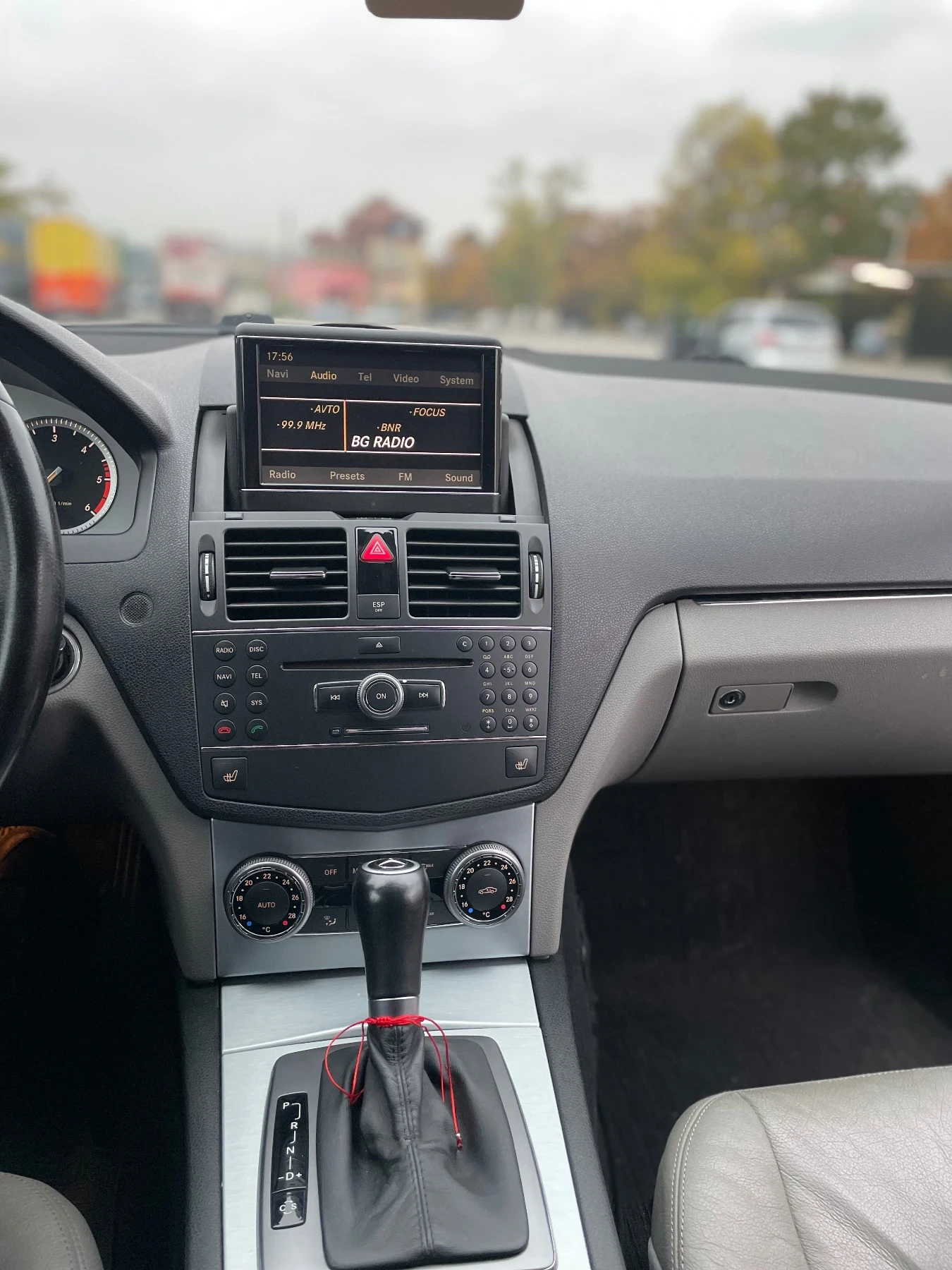 Mercedes-Benz C 320, снимка 11 - Автомобили и джипове - 55931987