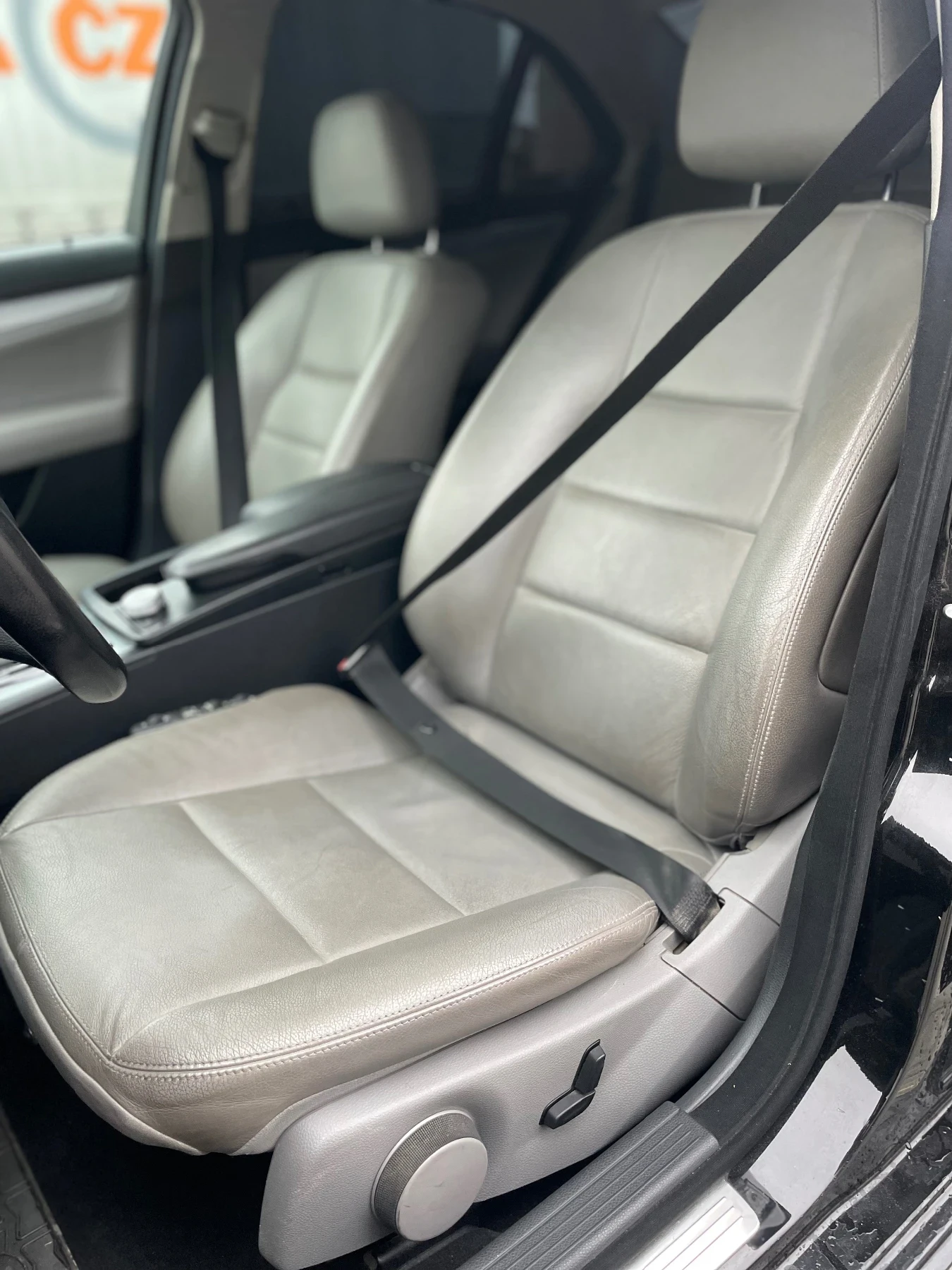 Mercedes-Benz C 320, снимка 9 - Автомобили и джипове - 55931987