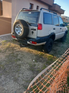 Nissan Terrano 2.4i, снимка 4