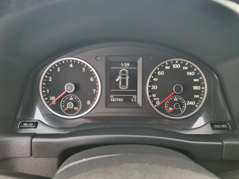 VW Tiguan 1.4TSi BLUEMOTION, снимка 15 - Автомобили и джипове - 52352381