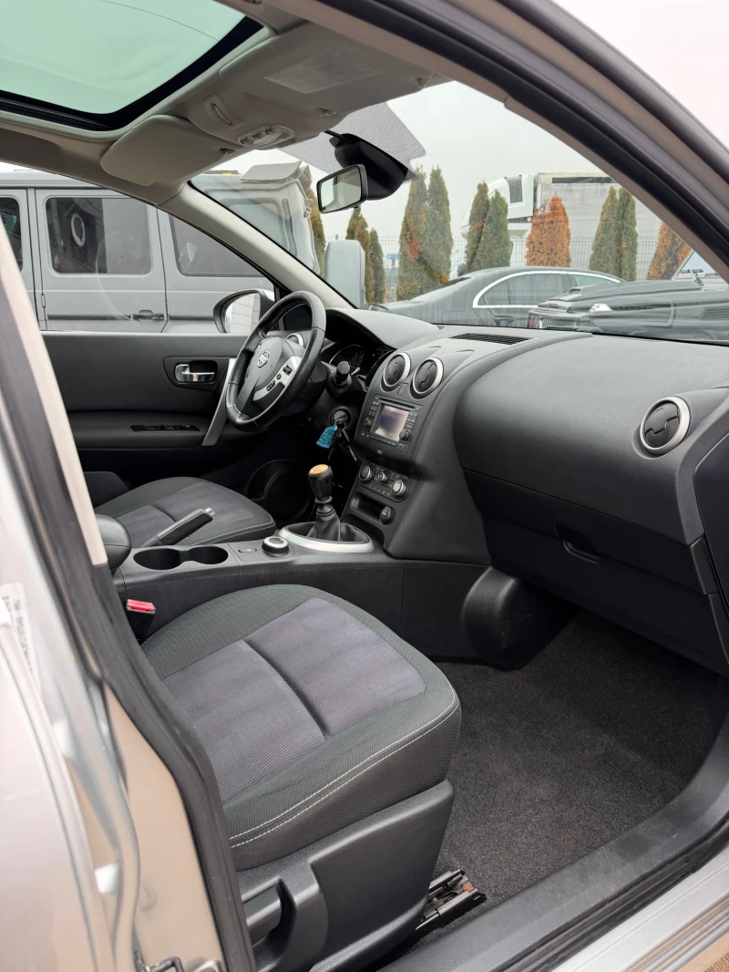 Nissan Qashqai * 4x4* 6+ 1* 360 CAM* PANO* , снимка 14 - Автомобили и джипове - 53019429