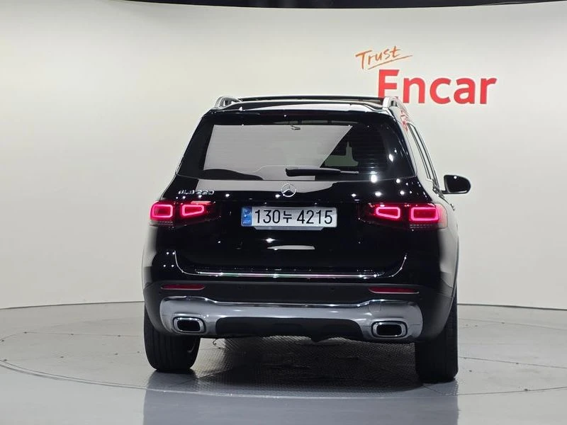 Mercedes-Benz GLB GLB220| 190к.с.| ВКЛ.ТЕХНОТЕСТ, снимка 4 - Автомобили и джипове - 55701497