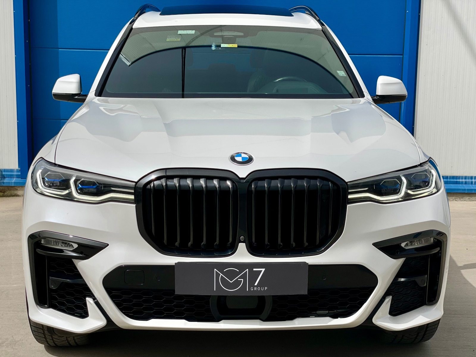 BMW X7 M50d * INDIVIDUAL* в ГАРАНЦИЯ! - изображение 1