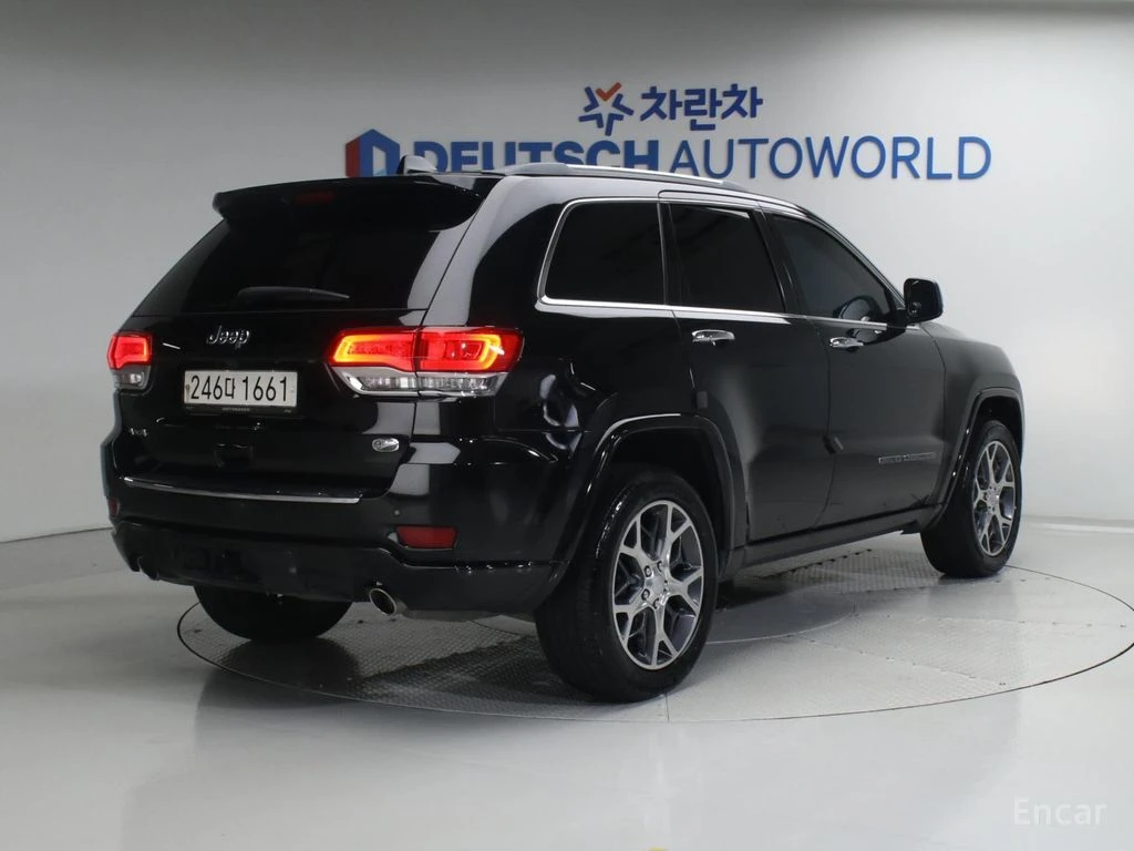 Jeep Grand cherokee 3.6* V6* 8ZF* OVERLAND* ДИСТРОНИК* ОБДУХВАНЕ* КАМЕ, снимка 2 - Автомобили и джипове - 54798721