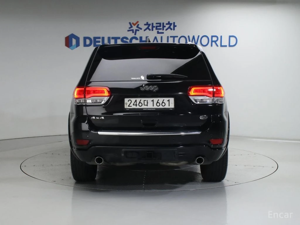 Jeep Grand cherokee 3.6* V6* 8ZF* OVERLAND* ДИСТРОНИК* ОБДУХВАНЕ* КАМЕ, снимка 4 - Автомобили и джипове - 54798721