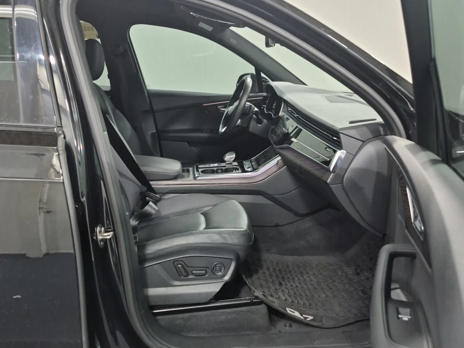 Audi Q7 PROGRESSIV/Quattro/Pano/Обдухване/6+ 1, снимка 10 - Автомобили и джипове - 54944097