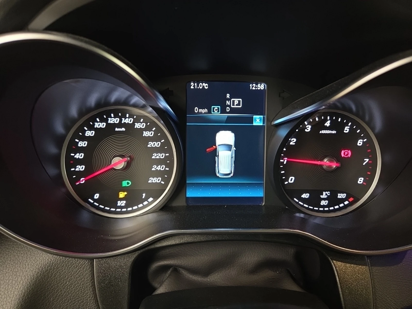 Mercedes-Benz GLC 300 AMG * * 360 CAMERA * * CARFAX * * АВТО КРЕДИТ * * , снимка 8 - Автомобили и джипове - 55003147