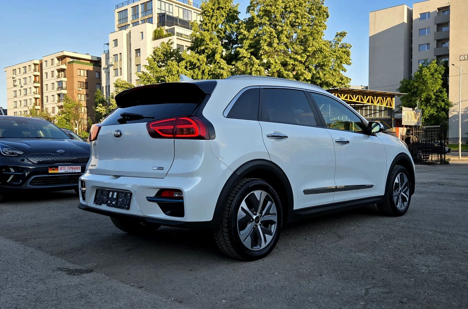 Kia Niro SOH97%/Premium, снимка 3 - Автомобили и джипове - 55306719