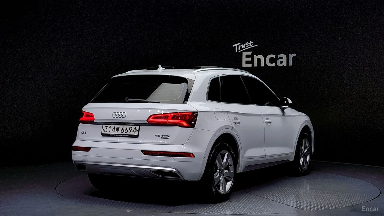 Audi Q5 45 TFSI QUATTRO PREMIUM, снимка 2 - Автомобили и джипове - 55481032