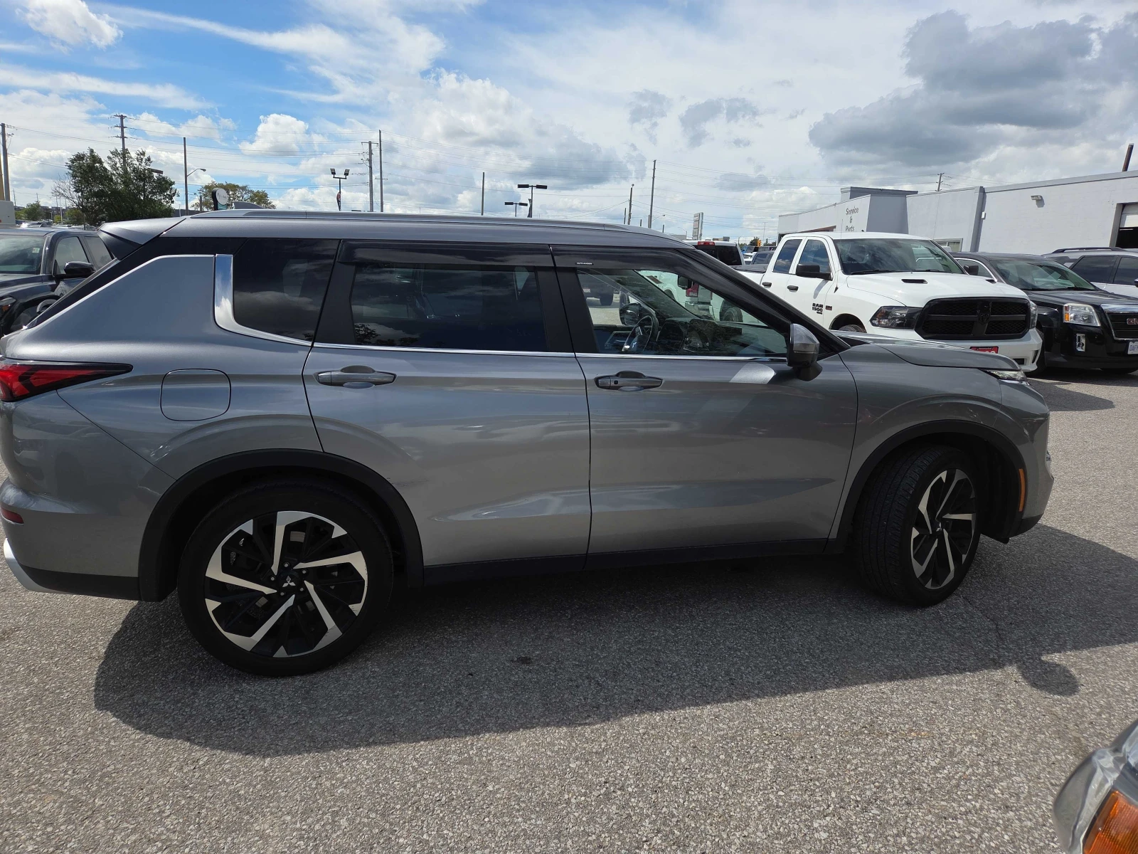 Mitsubishi Outlander * SEL S AWC * CARFAX * ОПЦИЯ ЗА ФИНАНСИРАНЕ, снимка 17 - Автомобили и джипове - 56025485