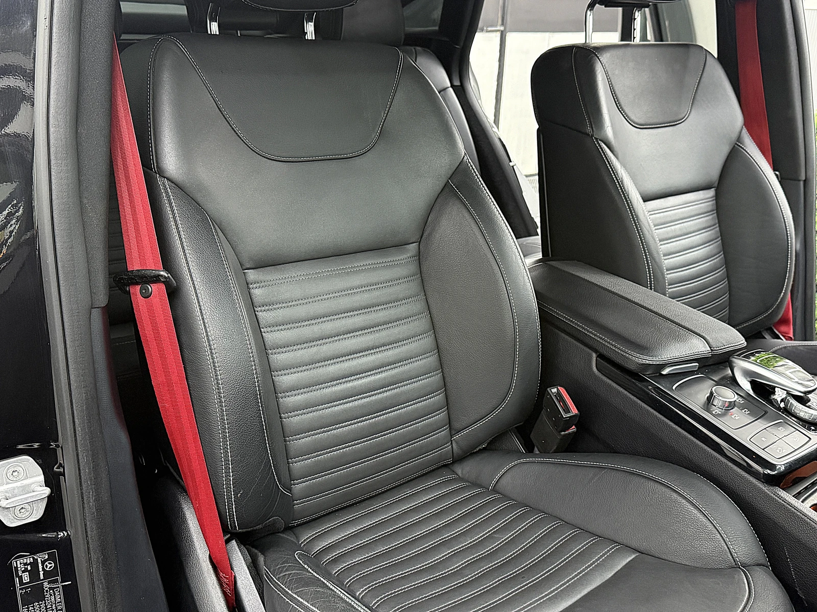 Mercedes-Benz GLE 350 AMG/KUPE/PANORAMA/KeulessGo/СОБСТВЕН ЛИЗИНГ, снимка 15 - Автомобили и джипове - 56210203