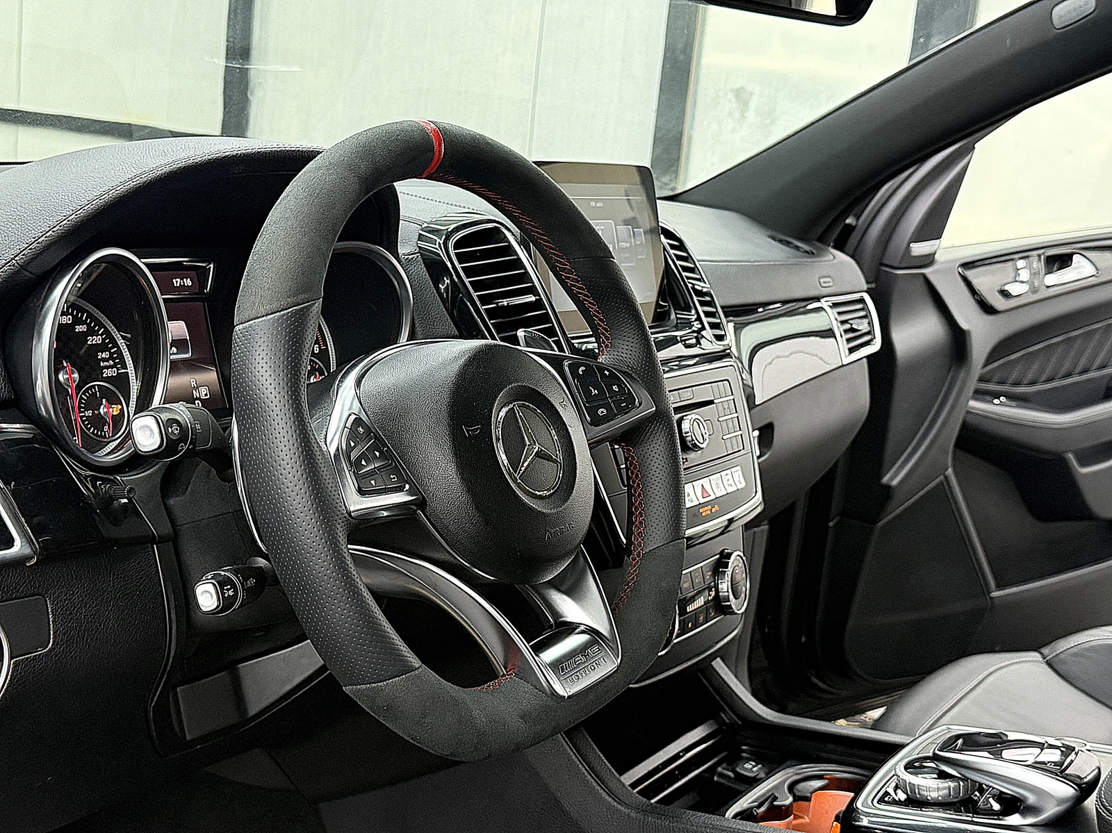 Mercedes-Benz GLE 350 AMG/KUPE/PANORAMA/KeulessGo/СОБСТВЕН ЛИЗИНГ, снимка 12 - Автомобили и джипове - 56210203